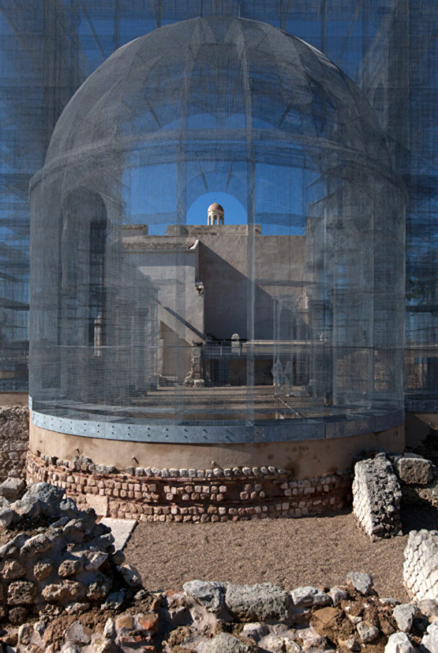 Basilica Di Siponto (Siponto Bazilikası), Kalıcı enstalasyon, Siponto Arkeoloji Parkı, Manfredonia, İtalya, 2016.