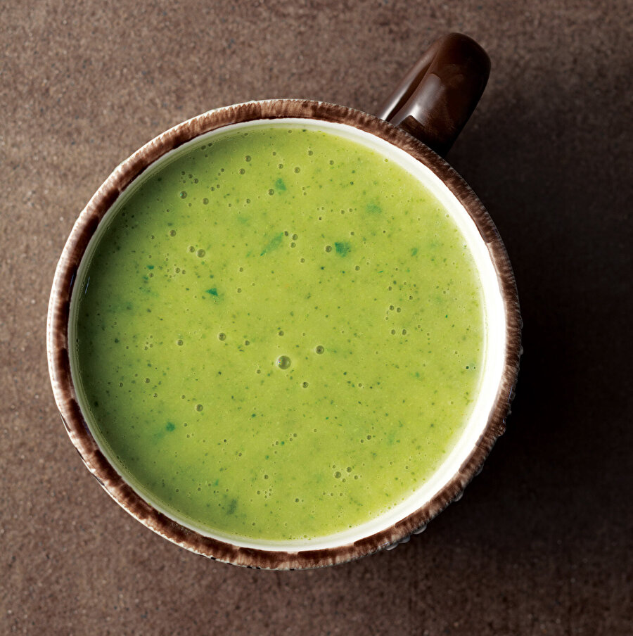 Kemik Sulu Brokoli Çorbası tarifi