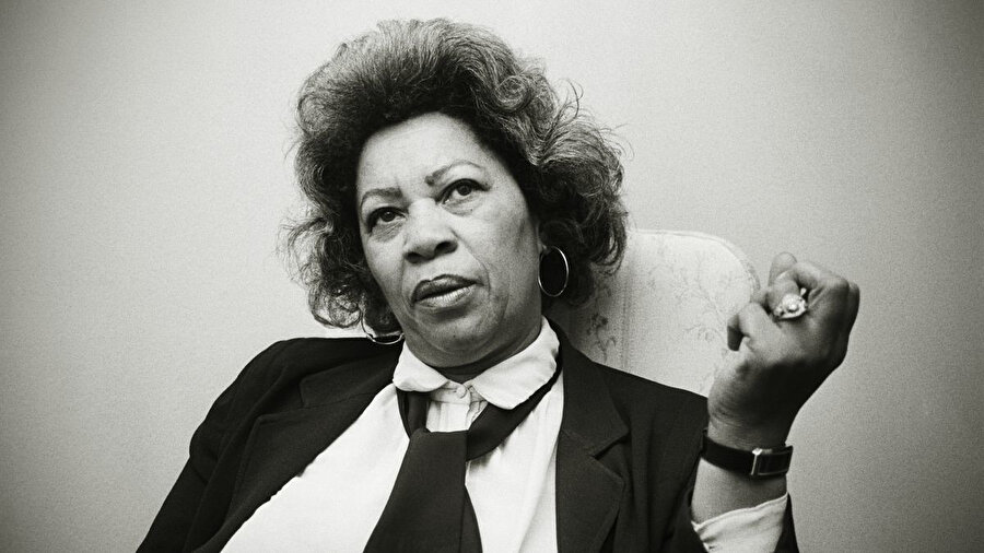 Nobel ödüllü yazar Toni Morrison’ın 1993 yılında ünlü The Paris Review dergisi için Amerikalı yazar ve editör Elissa Schappell’in sorularını yanıtladığı röportajdır.