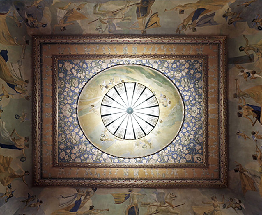 Süreyya Paşa Konser ve Opera Binası'nın tavan freskleri. 