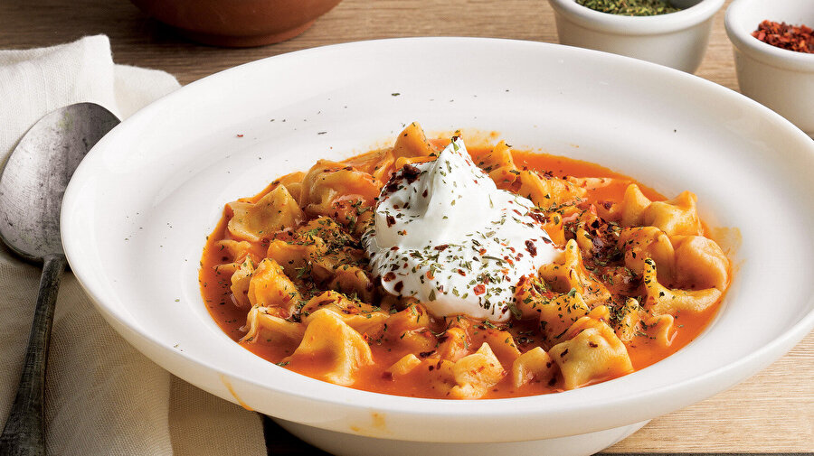 Nohutsuz Mantı Çorbası tarifi