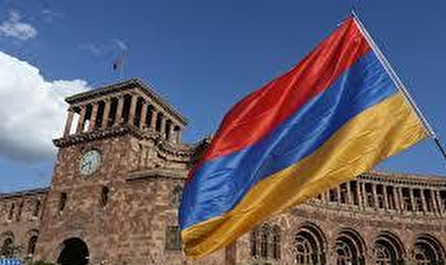 Ermenistan da emperyalizmin 19. yüzyıldaki proje devletlerinden biridir. 19. Asırda Osmanlı Devleti’nin ana topraklarından bir kısmını kopararak güçsüz bırakmak için icad edilmiş bir devlet.