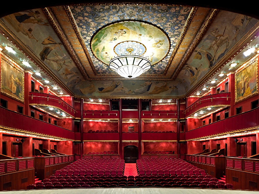 Süreyya Paşa Konser ve Opera Binası.