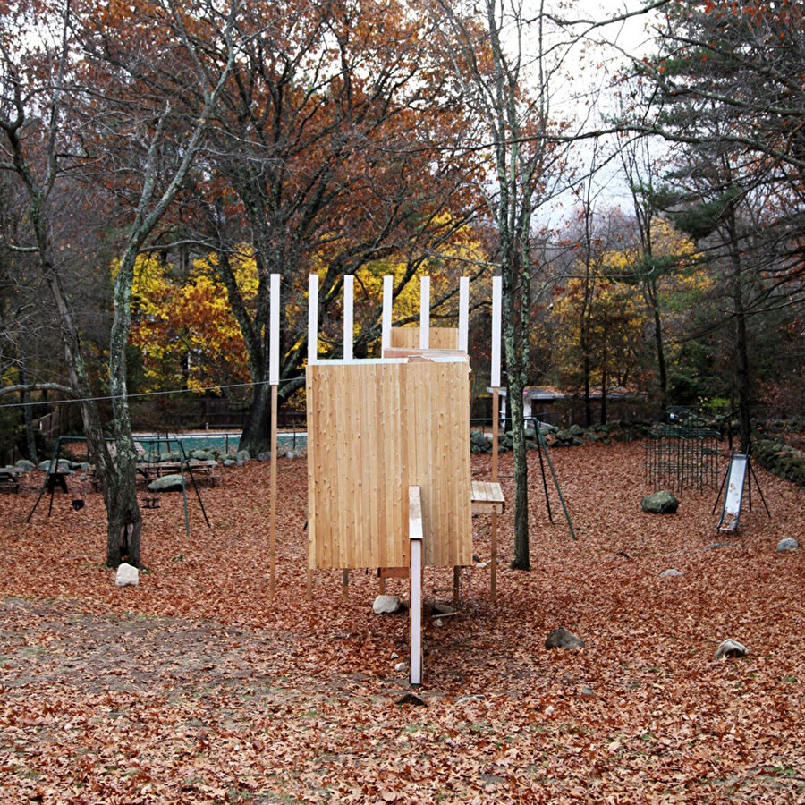 Five Fields Play Structure, mevcut klasik oyun alanının yerine inşa edilmiş.