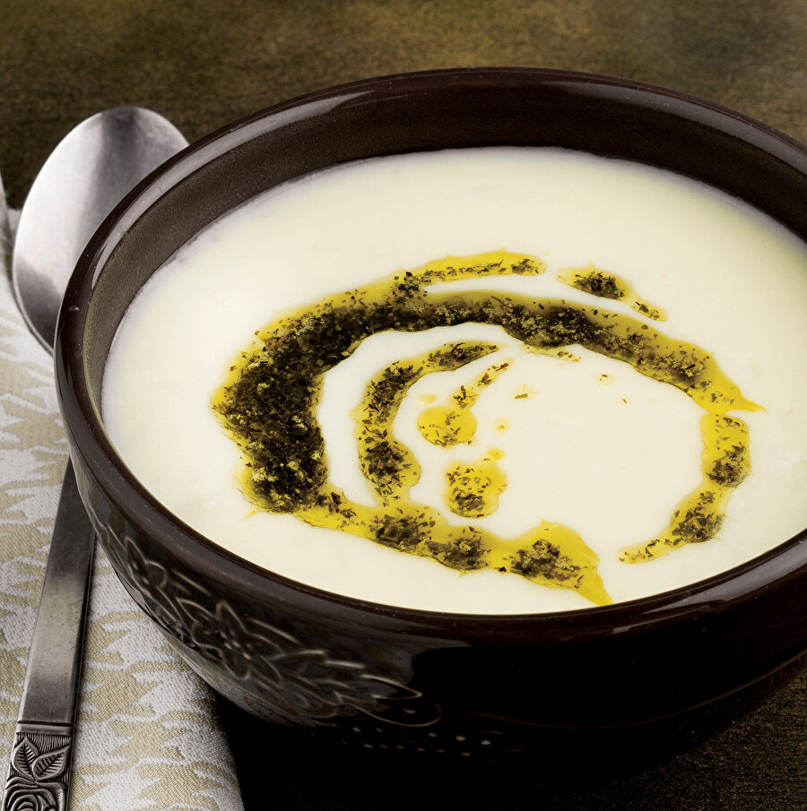 Kemik Suyuna Yayla Çorbası tarifi