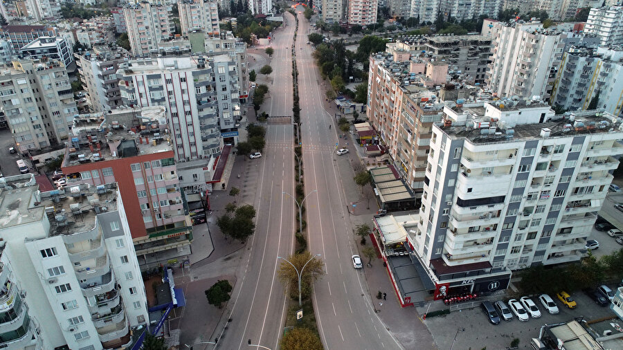 Türkiye kısıtlamayla sessizliğe büründü