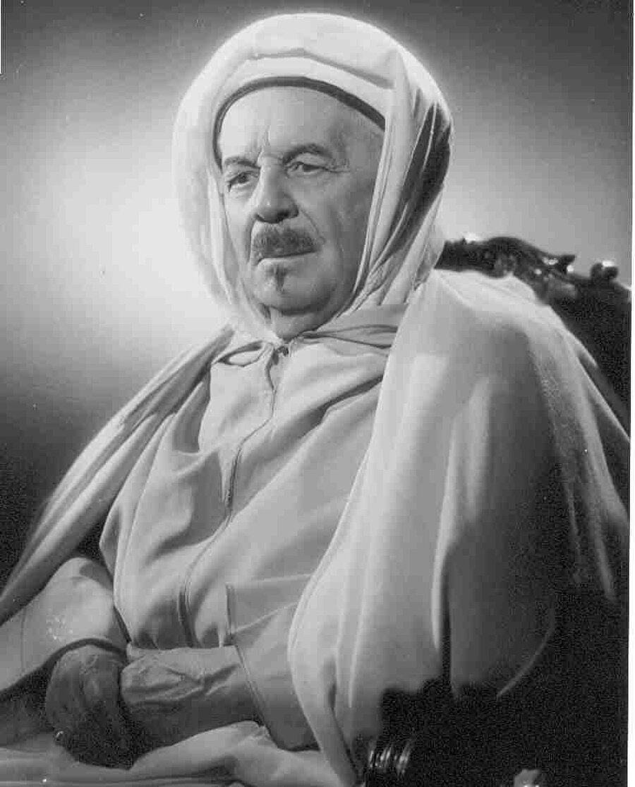 Paris'in imamı Kaddur Bengarbit.