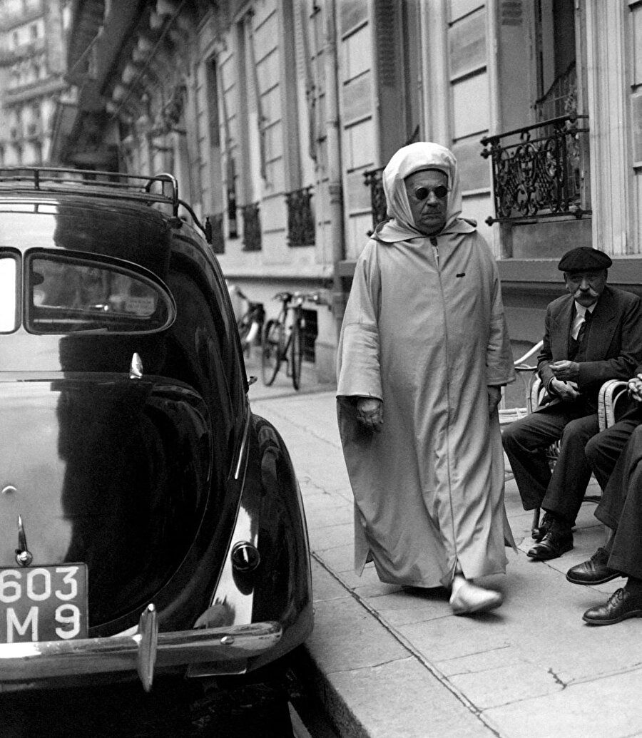 1926'da Paris Büyük Camii açıldığında oranın başkanlığına atanan Bengabrit, ömrü boyunca Fransa'ya çalışmıştı.