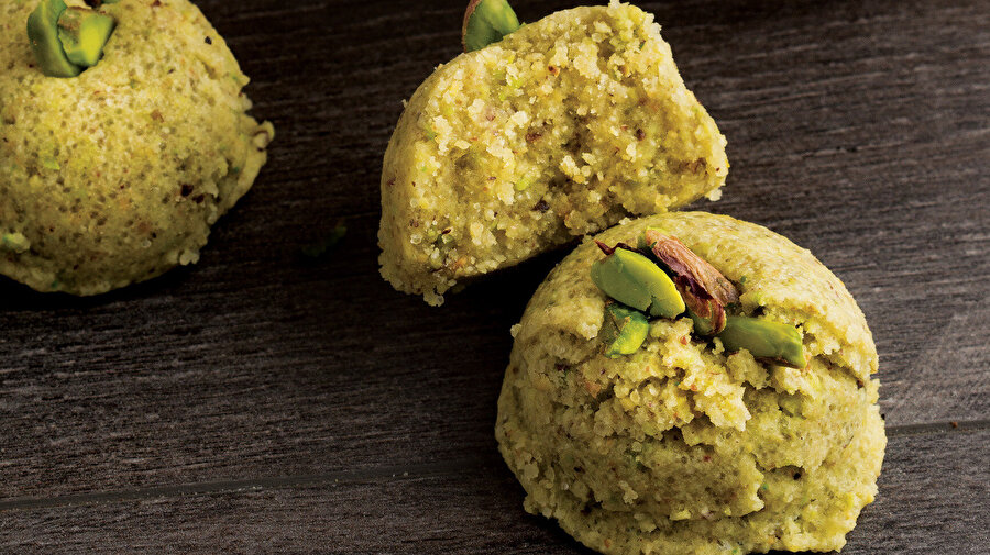 Fıstıklı Antep Kurabiyesi tarifi