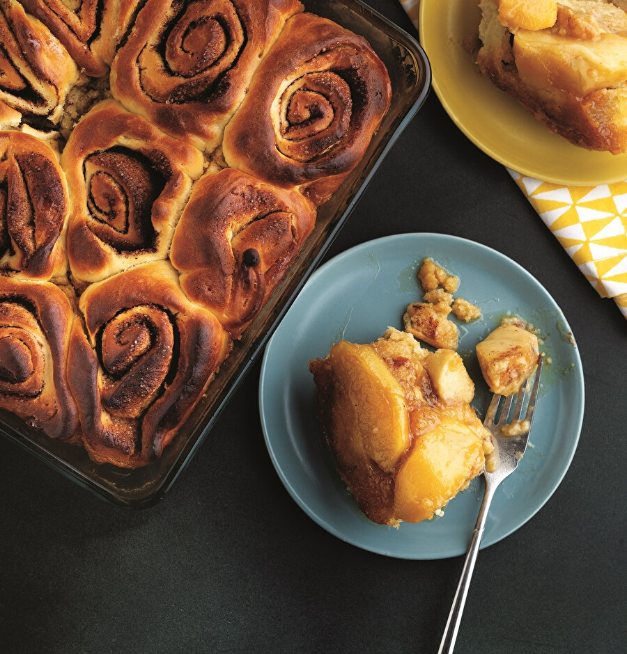  
Elmalı Tarçınlı Karamelli Rulo