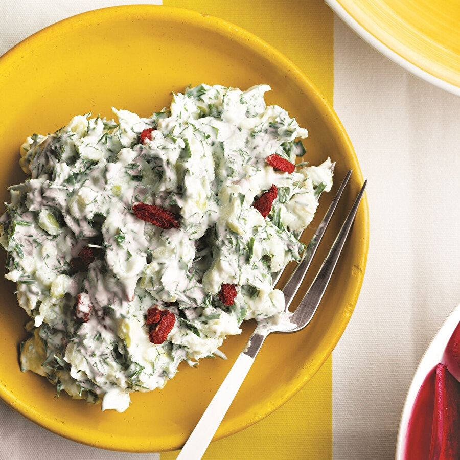 Goji Berryli Ot Salatası