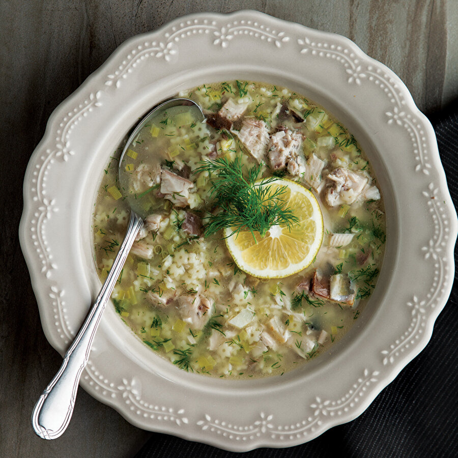 Pırasalı Yıldız Şehriyeli Balık Çorbası tarifi