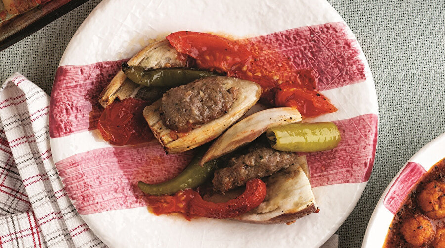 ​Fırında Patlıcanlı Köfte