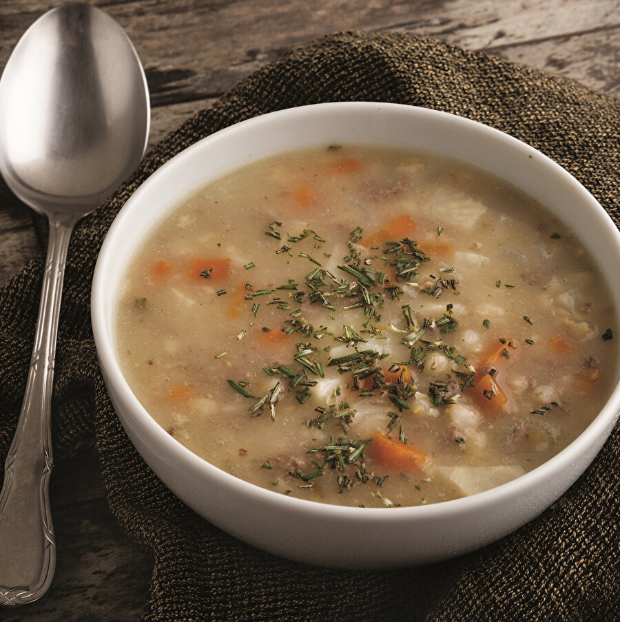 Buğdaylı Taze Biberiyeli Kök Sebze Çorbası tarifi