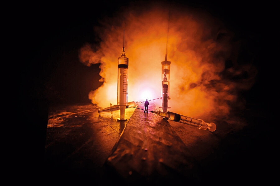 Ne demişti Peyami Safa: “İlletlerin en beteri nedir, verem mi? Çoktan razıyım! Kanser mi, ona da razıyım! Sadece etrafımdaki herkesi ahlâk veremine, seciye kanserine tutulmuş görmeyeyim!”