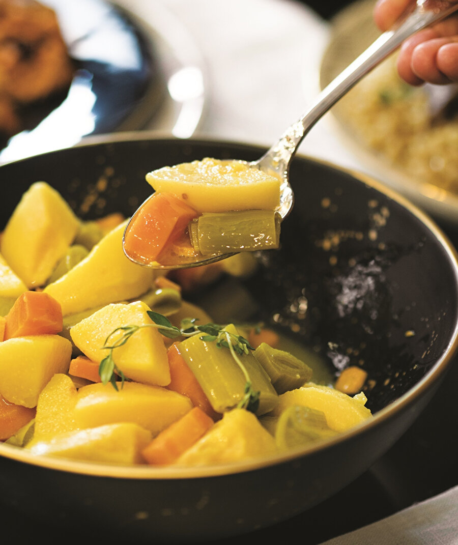 Ayvalı Taze Zerdeçallı Pırasa