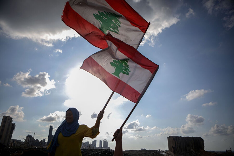 Sedir ağacı, Lübnan bayrağında da sembol olarak yer alır.