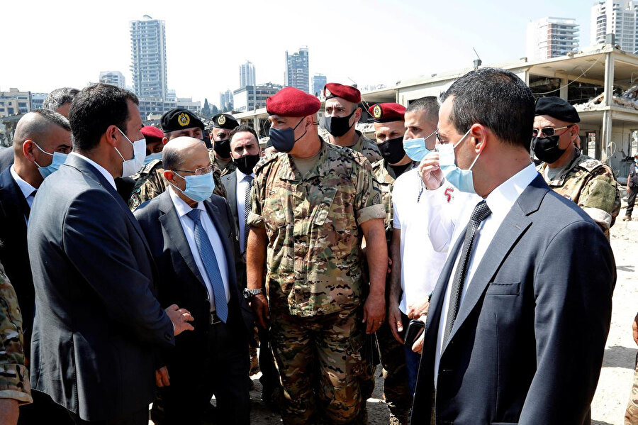Cumhurbaşkanı Mişel Avn'ın, patlamanın gerçekleştiği Beyrut Limanı'nı ziyareti.