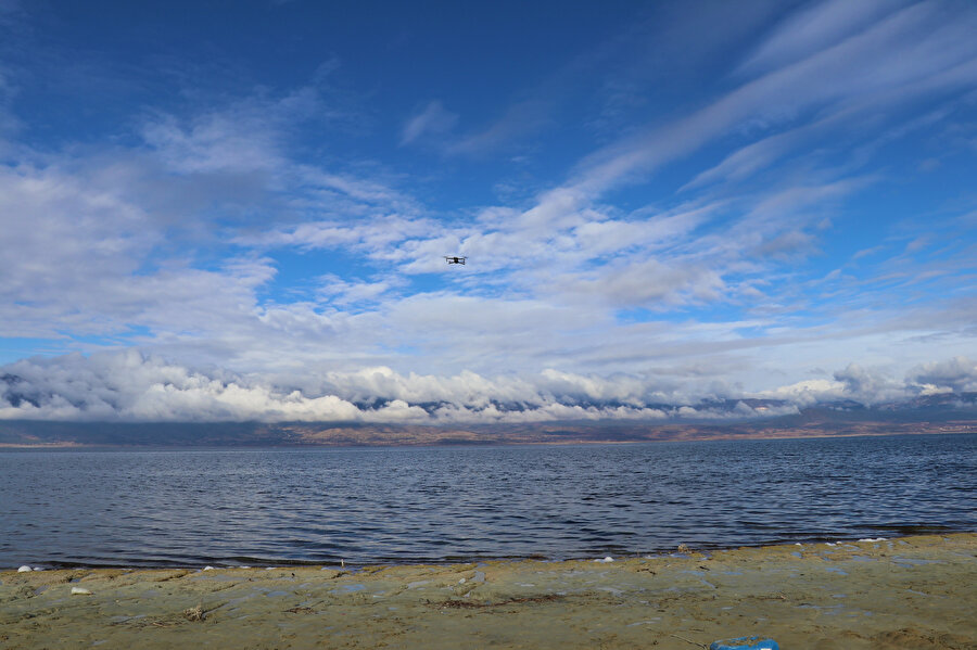 Depremin habercisi mi? Burdur Gölü'nden gaz çıkışı iddiaları yerinde incelendi
