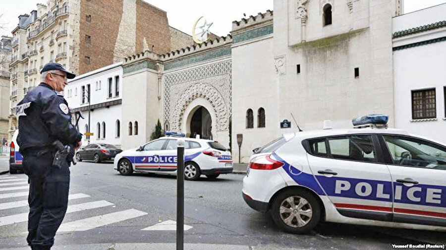  Fransa Müslümanları bunun ne olduğuyla tatbikatta karşılaşıyor.