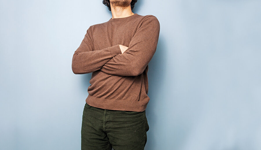 En münafık tabirler Janus yüzlüleri. Baktığınız yöne göre manâları değişiyor çünkü. Bir öyle görünüyorlar size, bir böyle. Ve siz de hangisine göre nasıl tavır alacağınızı bilemiyor, afallayıveriyorsunuz.