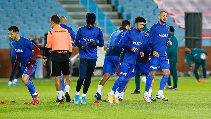 Trabzonspor'da 3 futbolcu kadro dışı bırakıldı.