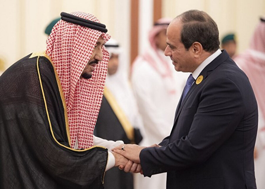 BAE ve Suudi Arabistan Sisi'nin 2013'teki kanlı darbesine destek verdi.