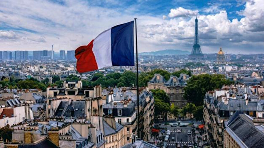 Fransız devleti, terör devleti olarak isimlendirilecek kanlı bir tarihe ve karanlık bir tecrübeye sahiptir!