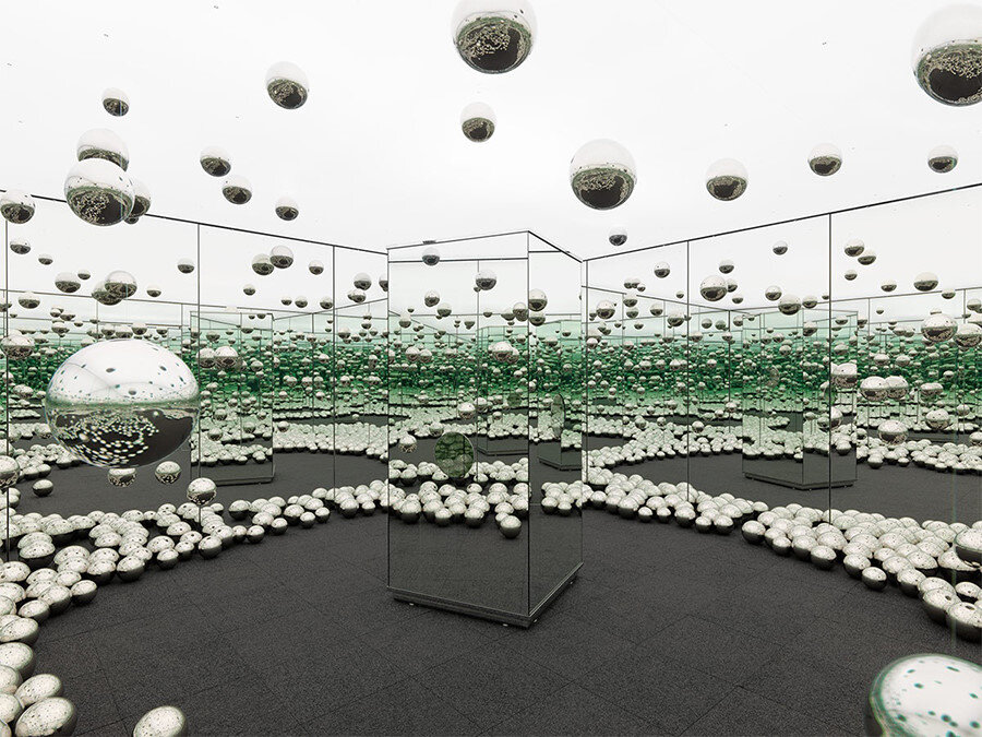 Infinity Mirror Room – Sonsuza Kadar Hayatta Kalalım çalışması (2019).