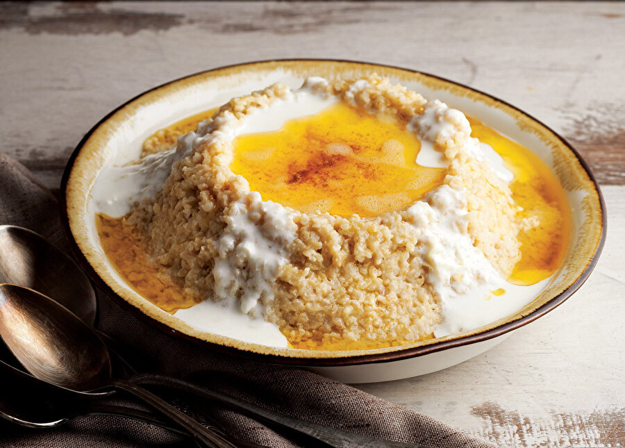 Haşıl Anadolu'nun çeşitli yörelerinde buğday ya da bulgurla yapılan yöresel bir yemektir.