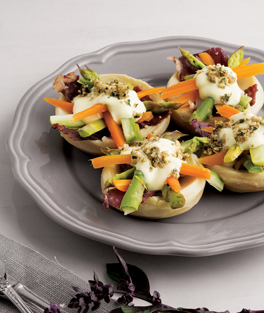  
Kuşkonmazlı Pastırmalı Enginar