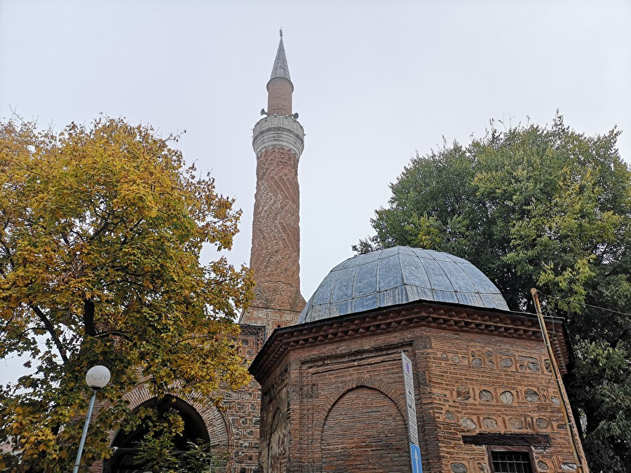 İmaret Camii, Filibe'de bugün de ayakta olan Osmanlı eserlerindendir.