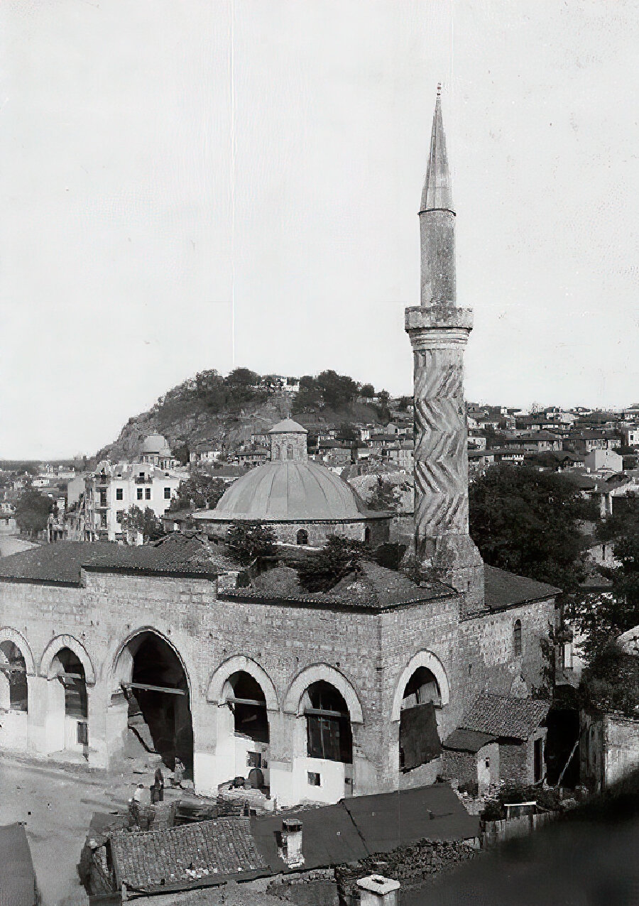İmaret Camii'nin eski bir fotoğrafı.