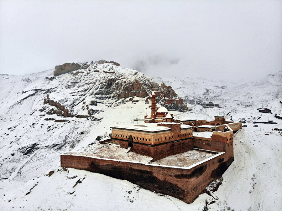 Osmanlı'nın mirasından kartpostallık görüntüler