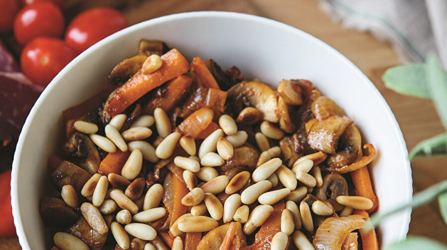 Çam Fıstıklı Mantar Sote