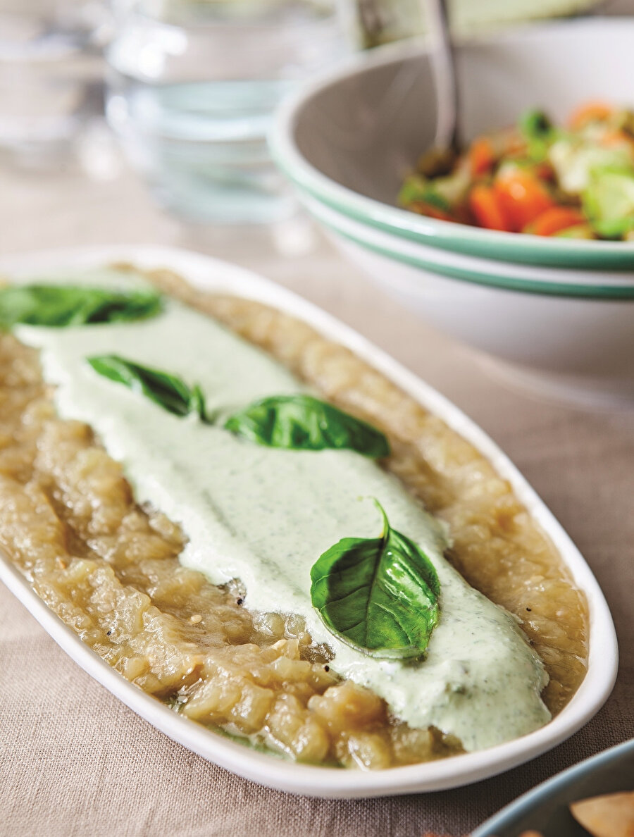 Fesleğenli Patlıcan Salatası