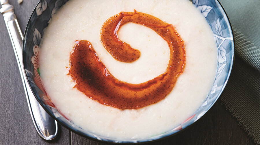 Soslu Sıkma Tarhana Çorbası tarifi