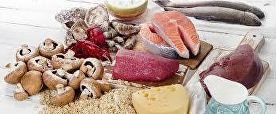 B2 vitamini her gıdada bulunmaz. Bu nedenle B2 olan gıdaların mutlaka yenilip-içilmesi gerekir. 