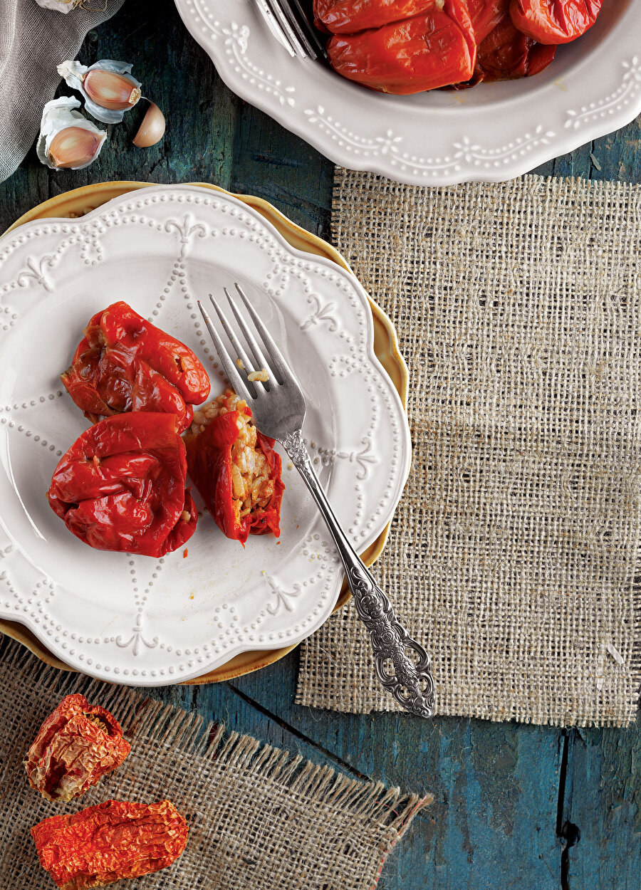 Zeytinyağlı Kuru Biber Dolması