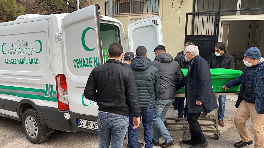 17 yaşındaki Feyza Nur