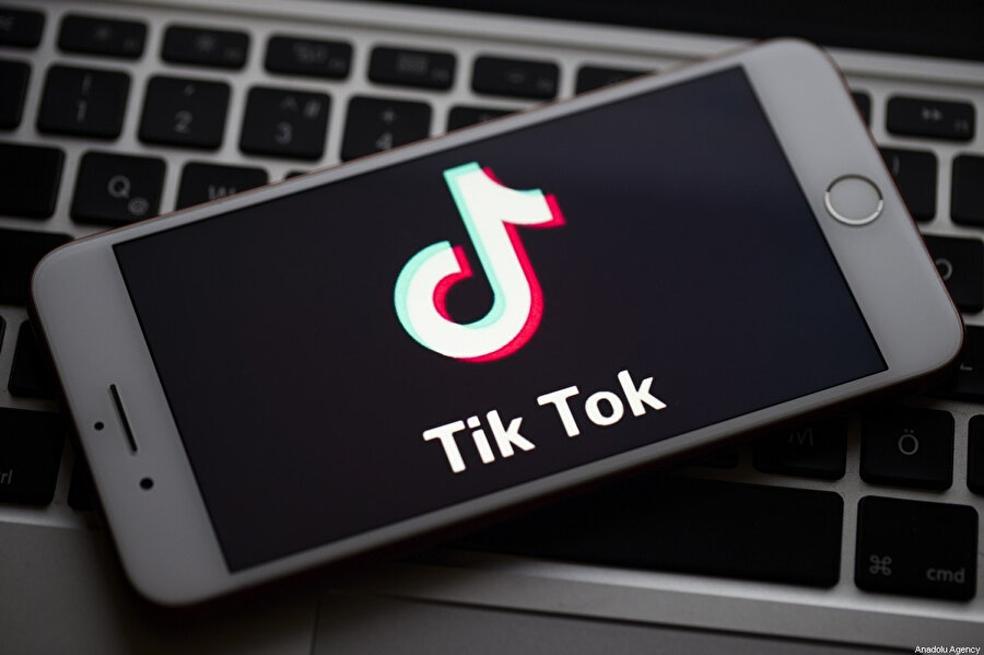 Çin menşeli sosyal medya platformu TikTok'un herhangi bir uyarı olmadan kuruluşun hesabını sildi.
