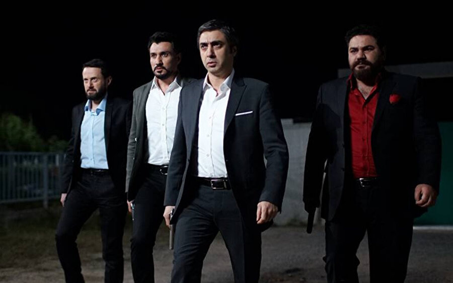 Hayranlarına sevindiren haber: Efsane dizi yeni adıyla ekranlara geri dönüyor
