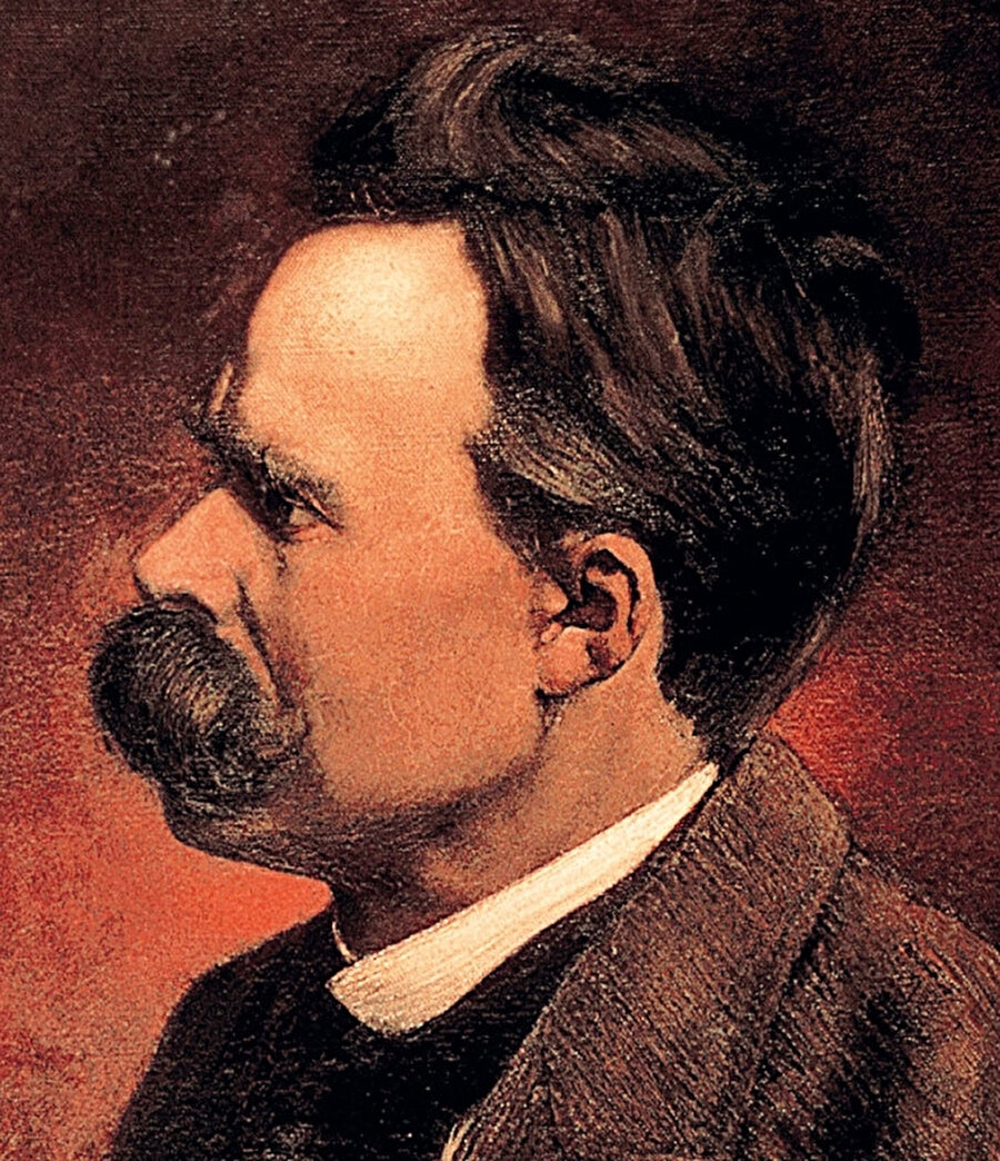Nietzsche dünyayı iktidara ulaşmayla bir görür, böylece güç bir anda erk sahipliğine evrilir. 