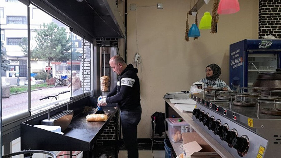 13 yıldır esnaflık yapan Erkan Cinbir