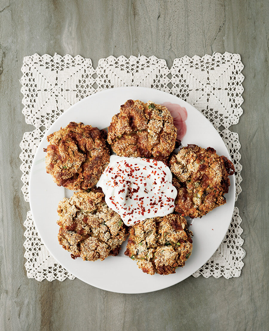 Taze Sarımsaklı Fırında Patlıcan Köftesi
