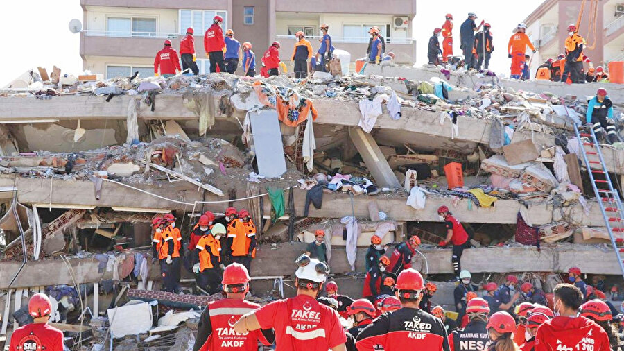 30 Ekim: İzmir’in Seferihisar ilçesi açıklarında 6,9 büyüklüğünde deprem meydana geldi. 