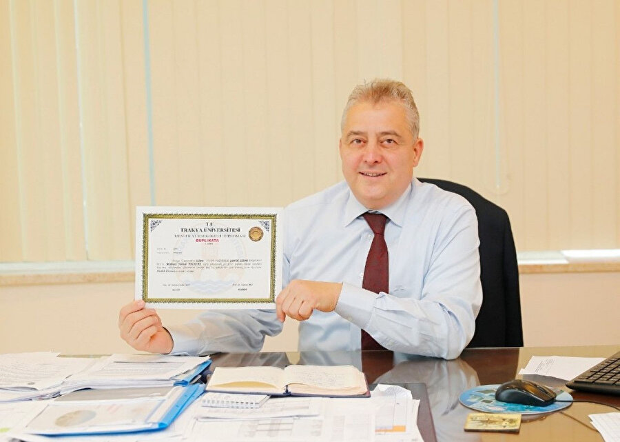 Djeraki'nin Trakya Üniversitesi'nden aldığı diploması