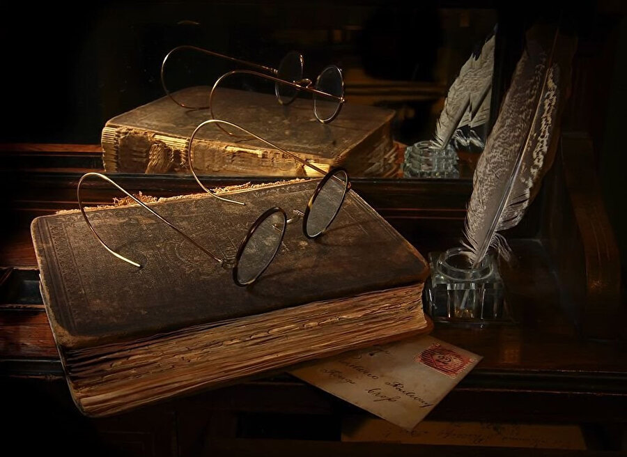 Hicret Osta’nın titiz çalışmasıyla hazırlanan bu çalışma tasavvuf okurları için bir başucu kitabı niteliğinde.