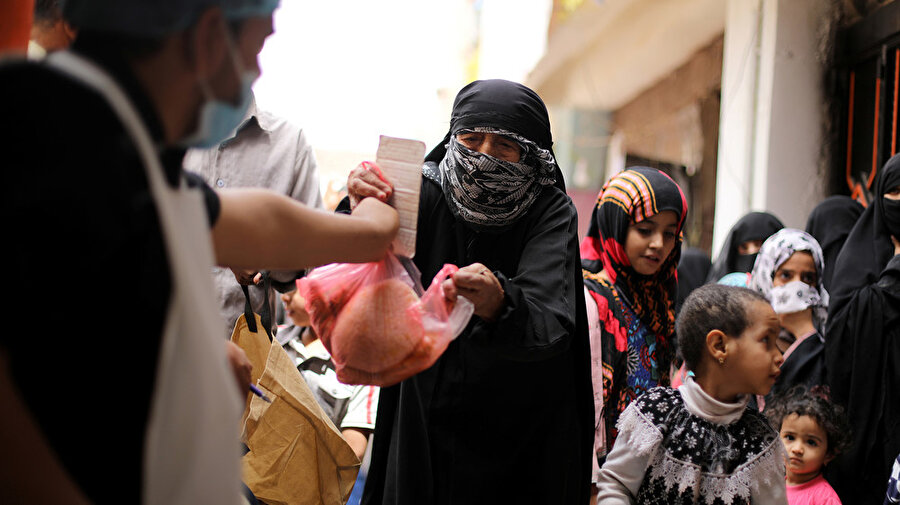 Yemen'de 16 bin 500 kişinin kıtlık benzeri koşullarda yaşadığı bildiriliyor.