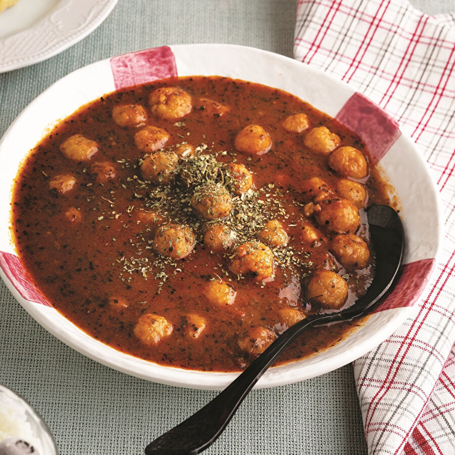 Köfteli Çorba (Etli Topalak) tarifi